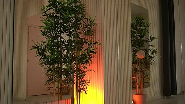 Snapshot of EmmaBlanco chatting on December 22, 2025, 8:50 pm EmmaBlanco online show from December 22, 2025, 8:50 pm