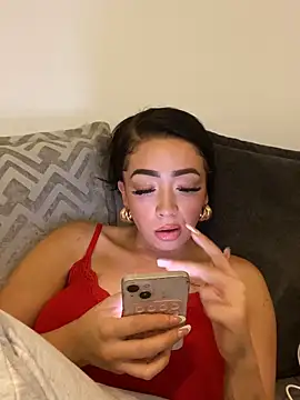 ItsCOCOx online show from September 24, 2025, 7:39 pm