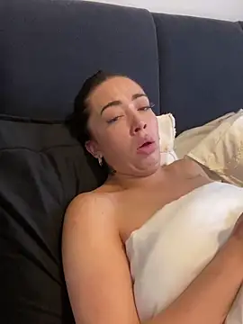 ItsCOCOx online show from October 3, 2025, 6:43 am