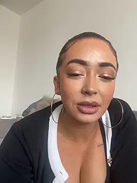 ItsCOCOx online show from October 4, 2025, 12:58 pm