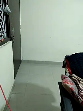 Snapshot of Pihu_Chopra chatting on October 5, 2025, 11:24 pm Pihu Chopra online show from October 5, 2025, 11:24 pm