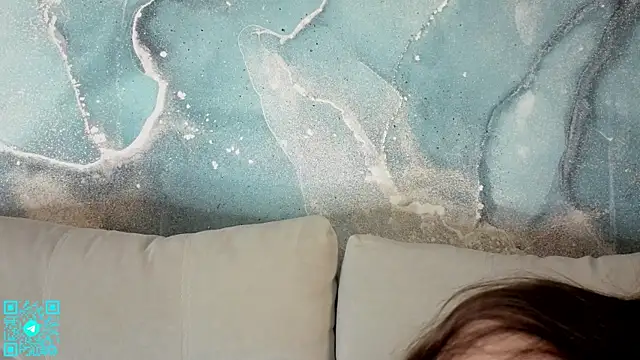 chloemilka online show from April 13, 2026, 5:40 pm