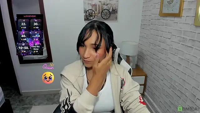 salome rojas  online show from April 13, 2026, 6:35 pm