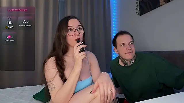 Snapshot of wwow_meow chatting on December 5, 2025, 2:14 pm wwow meow online show from December 5, 2025, 2:14 pm