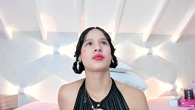 Snapshot of Princesita_Sofia_ chatting on November 12, 2025, 9:03 pm Princesita Sofia online show from November 12, 2025, 9:03 pm
