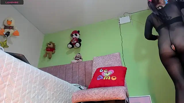 hot Dariana pantyhose online show from December 5, 2025, 12:58 pm