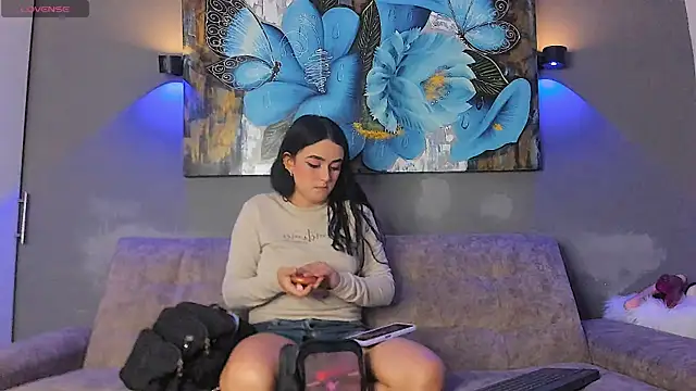 elizabeth lamer online show from April 10, 2026, 1:11 am