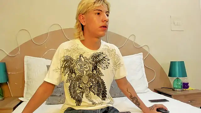 Snapshot of Enrrixxx_ chatting on November 21, 2025, 10:19 pm Enrrixxx online show from November 21, 2025, 10:19 pm