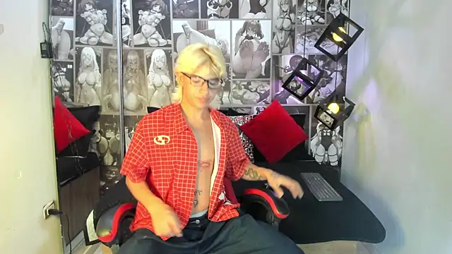 Snapshot of Enrrixxx_ chatting on January 7, 2026, 12:24 am Enrrixxx online show from January 7, 2026, 12:24 am