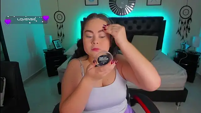 LolaVillalobos online show from September 16, 2025, 11:00 am