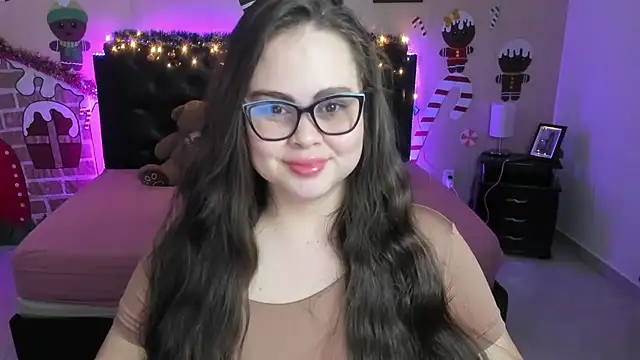 LolaVillalobos online show from December 22, 2025, 11:51 am