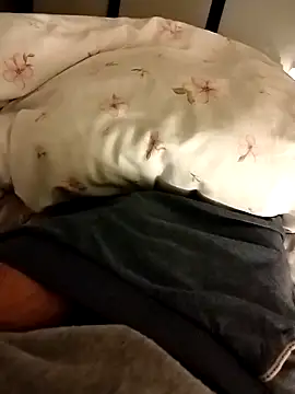 Snapshot of Giacomo-1990 chatting on October 19, 2025, 12:44 am Giacomo-1990 online show from October 19, 2025, 12:44 am