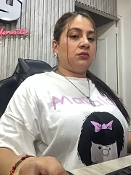 megvibes online show from October 17, 2025, 4:42 pm