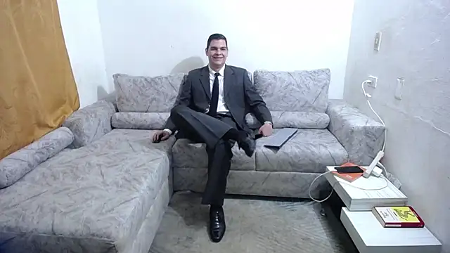 Snapshot of Victor_Maitland chatting on October 24, 2025, 3:36 am Victor Maitland online show from October 24, 2025, 3:36 am