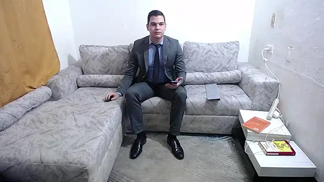 Snapshot of Victor_Maitland chatting on October 28, 2025, 3:43 am Victor Maitland online show from October 28, 2025, 3:43 am