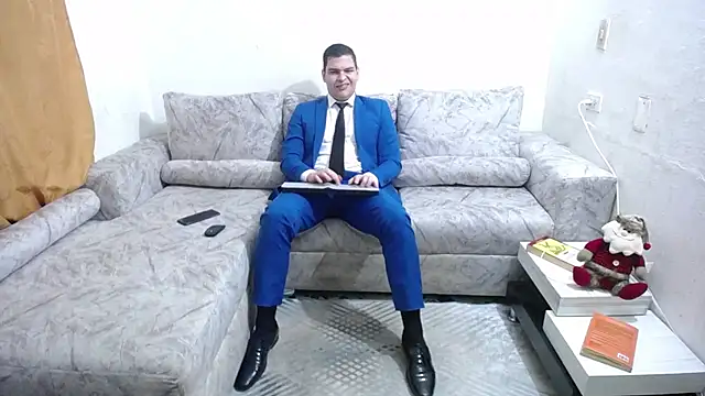 Snapshot of Victor_Maitland chatting on December 16, 2025, 8:47 pm Victor Maitland online show from December 16, 2025, 8:47 pm