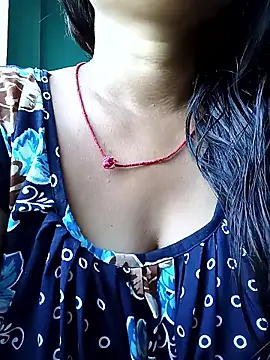 Snapshot of Desi_couple305 chatting on September 24, 2025, 2:37 am Desi couple305 online show from September 24, 2025, 2:37 am