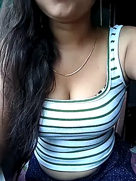 Snapshot of Desi_couple305 chatting on October 7, 2025, 1:25 am Desi couple305 online show from October 7, 2025, 1:25 am