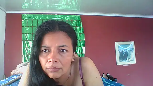 DianaOchoa  online show from October 18, 2025, 11:55 am
