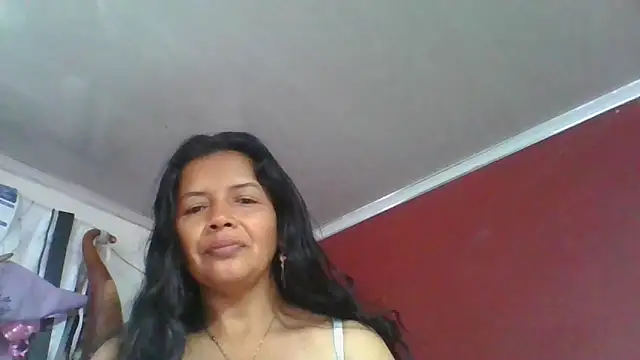 DianaOchoa  online show from May 12, 2026, 11:51 am