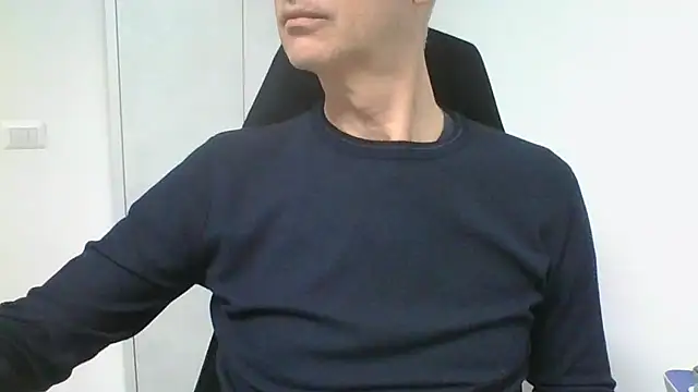 Snapshot of Sensor2000 chatting on February 13, 2026, 3:41 pm Sensor2000 online show from February 13, 2026, 3:41 pm