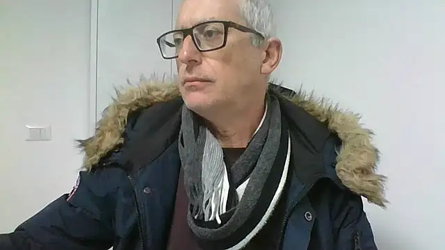 Snapshot of Sensor2000 chatting on February 14, 2026, 11:18 am Sensor2000 online show from February 14, 2026, 11:18 am