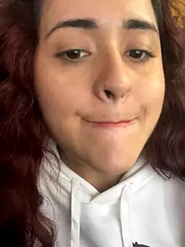 candy  fox  online show from September 28, 2025, 9:53 pm