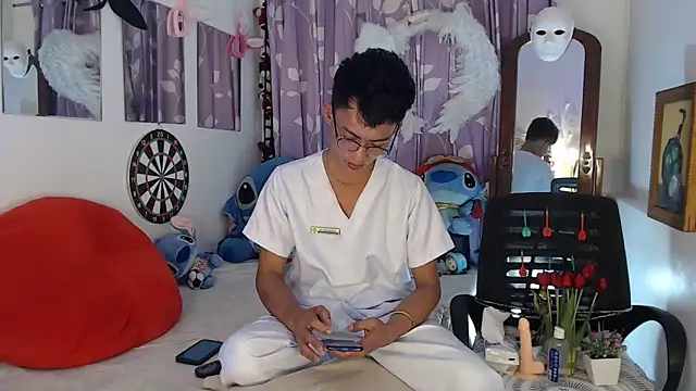 good boy in bed online show from September 29, 2025, 6:02 pm