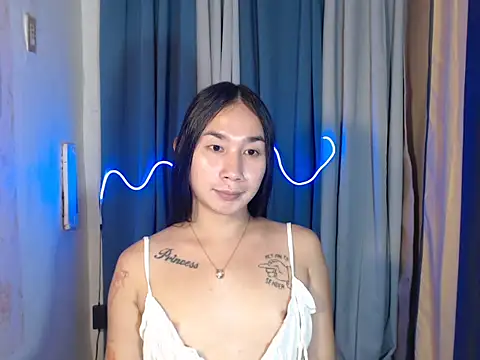 in yourdreamstarxx online show from November 14, 2025, 3:44 pm