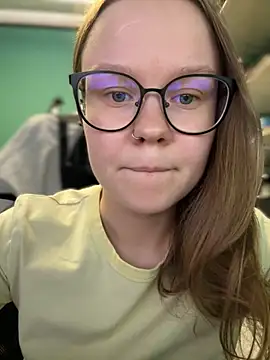 Snapshot of _CherryBloom_ chatting on September 9, 2025, 12:59 pm  CherryBloom  online show from September 9, 2025, 12:59 pm