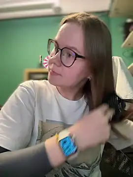 Snapshot of _CherryBloom_ chatting on September 12, 2025, 1:11 pm  CherryBloom  online show from September 12, 2025, 1:11 pm