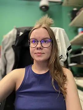 Snapshot of _CherryBloom_ chatting on September 16, 2025, 12:28 pm  CherryBloom  online show from September 16, 2025, 12:28 pm