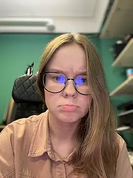 Snapshot of _CherryBloom_ chatting on September 22, 2025, 1:13 pm  CherryBloom  online show from September 22, 2025, 1:13 pm