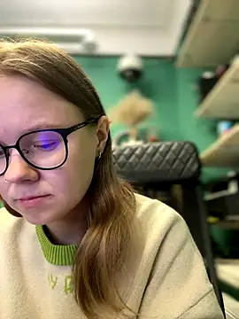 Snapshot of _CherryBloom_ chatting on September 24, 2025, 7:44 am  CherryBloom  online show from September 24, 2025, 7:44 am