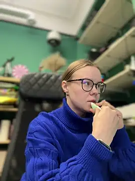 Snapshot of _CherryBloom_ chatting on September 25, 2025, 8:29 am  CherryBloom  online show from September 25, 2025, 8:29 am