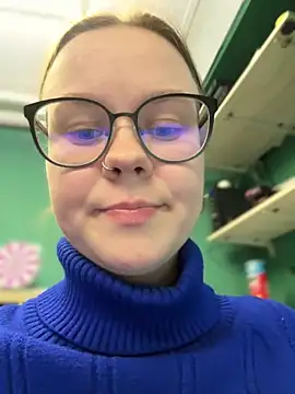 Snapshot of _CherryBloom_ chatting on September 25, 2025, 8:45 pm  CherryBloom  online show from September 25, 2025, 8:45 pm