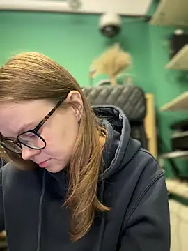 Snapshot of _CherryBloom_ chatting on September 29, 2025, 7:46 am  CherryBloom  online show from September 29, 2025, 7:46 am