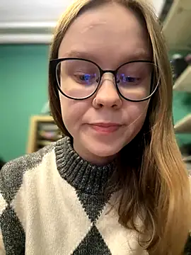 Snapshot of _CherryBloom_ chatting on October 3, 2025, 7:05 am  CherryBloom  online show from October 3, 2025, 7:05 am