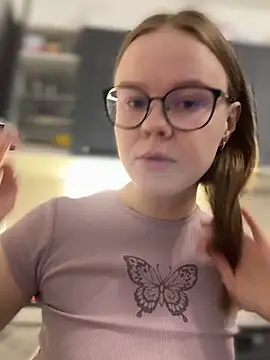 Snapshot of _CherryBloom_ chatting on October 5, 2025, 10:02 am  CherryBloom  online show from October 5, 2025, 10:02 am