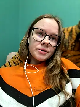 Snapshot of _CherryBloom_ chatting on October 7, 2025, 7:33 pm  CherryBloom  online show from October 7, 2025, 7:33 pm