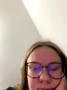 Snapshot of _CherryBloom_ chatting on October 8, 2025, 5:43 pm  CherryBloom  online show from October 8, 2025, 5:43 pm