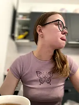 Snapshot of _CherryBloom_ chatting on October 13, 2025, 11:21 am  CherryBloom  online show from October 13, 2025, 11:21 am