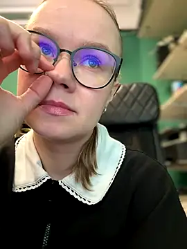 Snapshot of _CherryBloom_ chatting on October 14, 2025, 7:20 am  CherryBloom  online show from October 14, 2025, 7:20 am