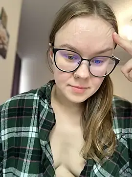 Snapshot of _CherryBloom_ chatting on October 21, 2025, 11:22 am  CherryBloom  online show from October 21, 2025, 11:22 am