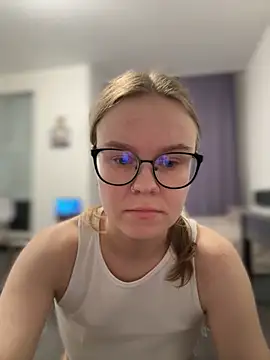 Snapshot of _CherryBloom_ chatting on October 25, 2025, 4:02 pm  CherryBloom  online show from October 25, 2025, 4:02 pm