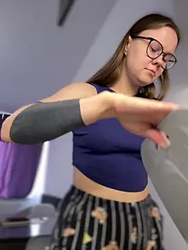  CherryBloom  online show from April 14, 2026, 6:19 am