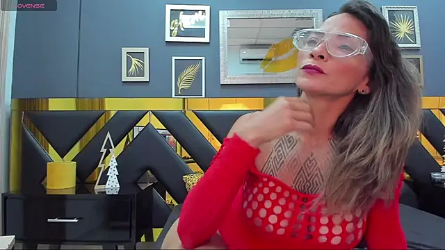 Kaya Tate online show from November 26, 2025, 7:26 pm