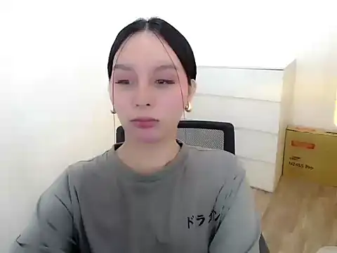 Snapshot of holly_tabby chatting on November 16, 2025, 7:30 pm holly tabby online show from November 16, 2025, 7:30 pm