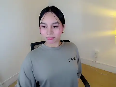 holly tabby online show from January 14, 2026, 9:20 pm