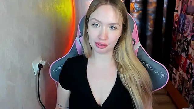 NicoleRiccii online show from January 10, 2026, 8:43 pm